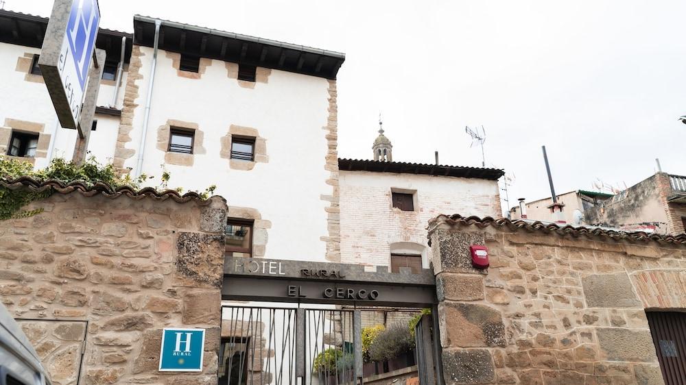 Hotel El Cerco Puente la Reina Exteriör bild