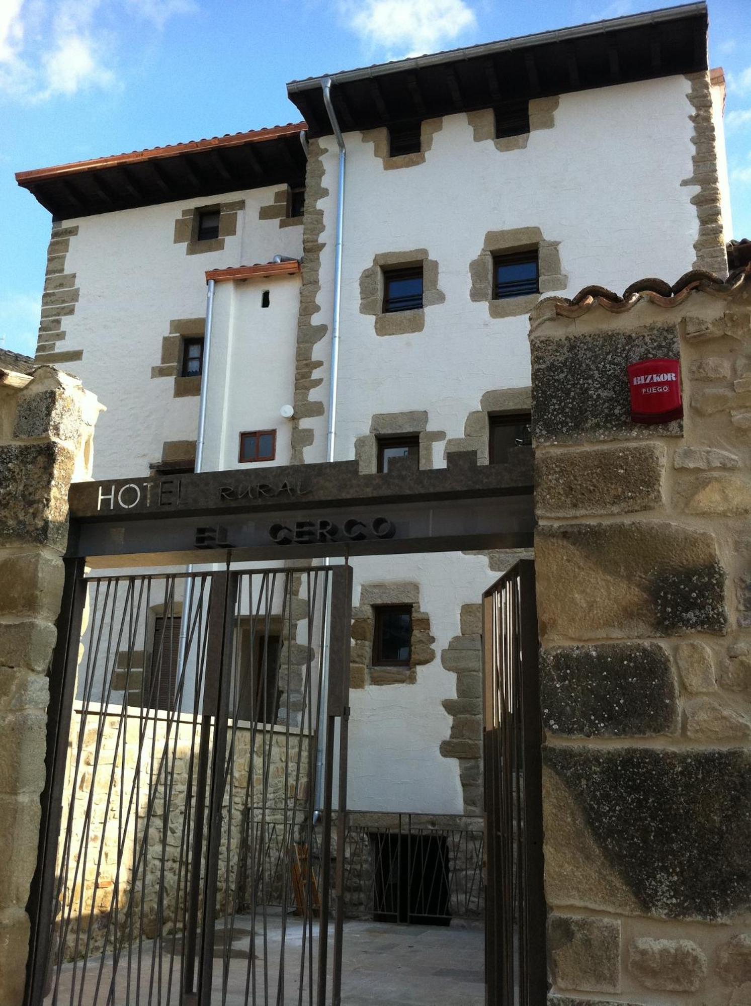 Hotel El Cerco Puente la Reina Exteriör bild